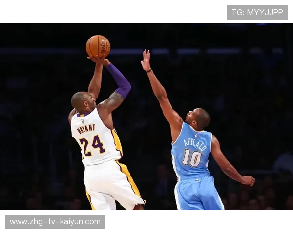 布克脚步训练极致顺滑,后仰跳投美如画 布克脚步训练极致顺滑,后仰跳投美如画