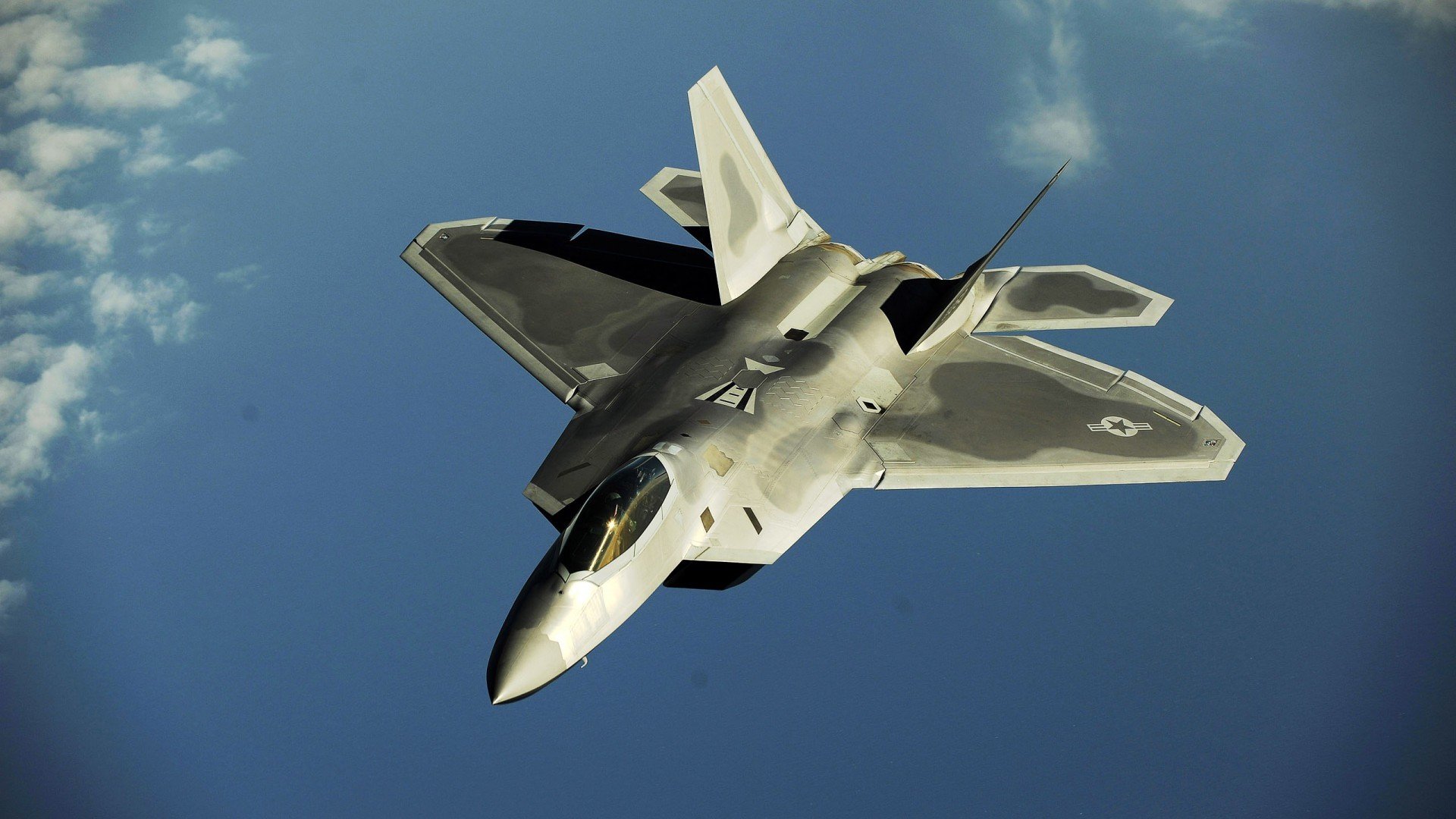 英超球队采用战术语义图谱进行全队比赛前同步培训，英超口号