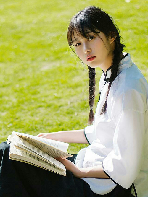 新加坡队赛制解析:通过团队合作与战术创新取得赛场胜利,新加坡国际比赛